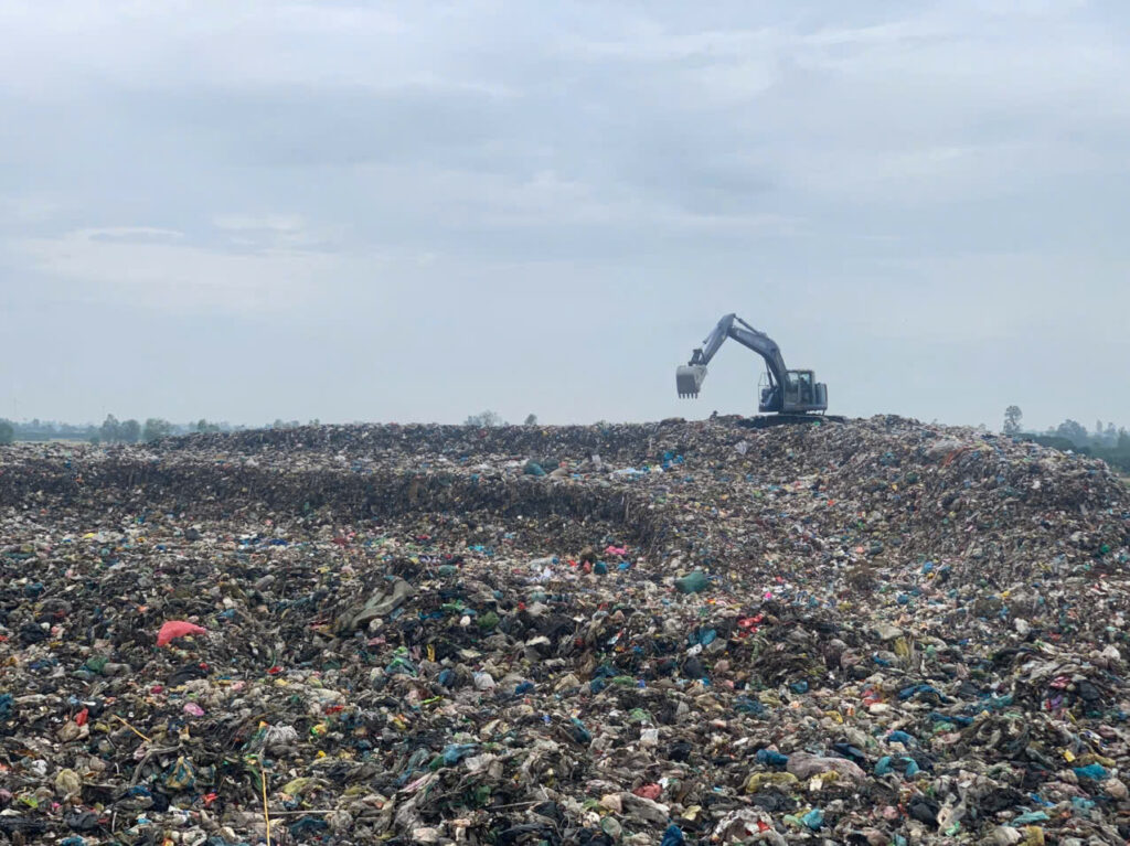 xử lý mùi hôi bãi rác
